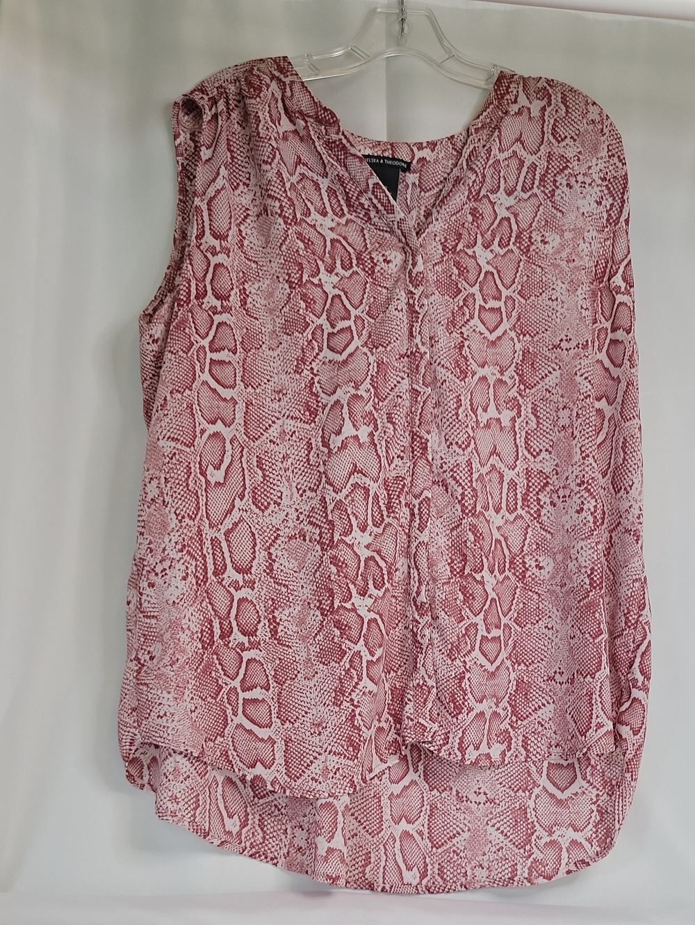 Chelsea & Theodore Pink Snake-Print Sleeveless V-Neck Camisole